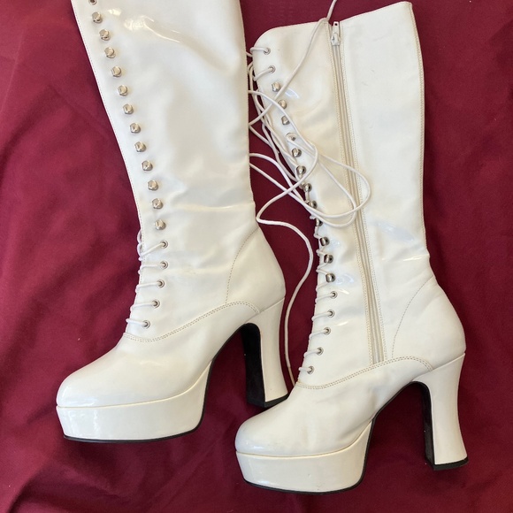 Go go boots - Picture 1 of 4